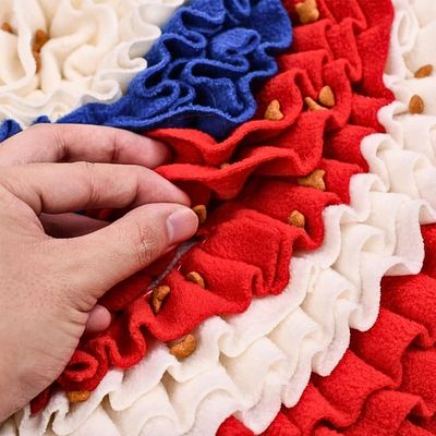 tapis-de-fouille-chien-1-main