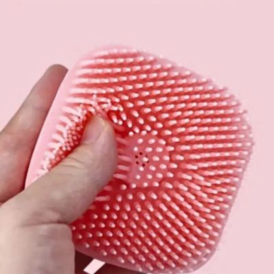 brosse-de-bain-pour-chien-rose