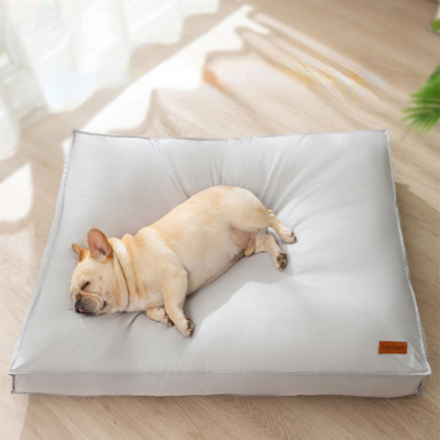 matelas-pour-chien-gris